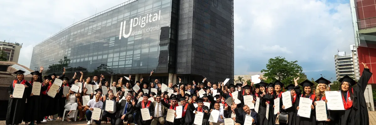 405 estudiantes obtuvieron su título como tecnólogos, profesionales y especialistas de la IU Digital de Antioquia