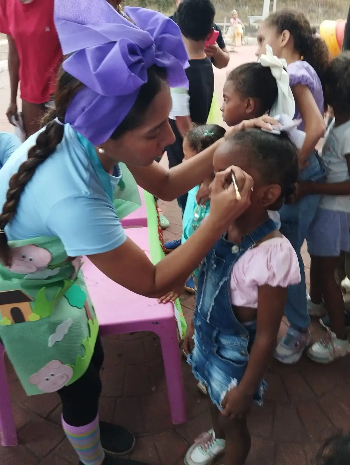 Todo lo que hace Cindy Paola, lo hace por los niños: los suyos y los de la comunidad