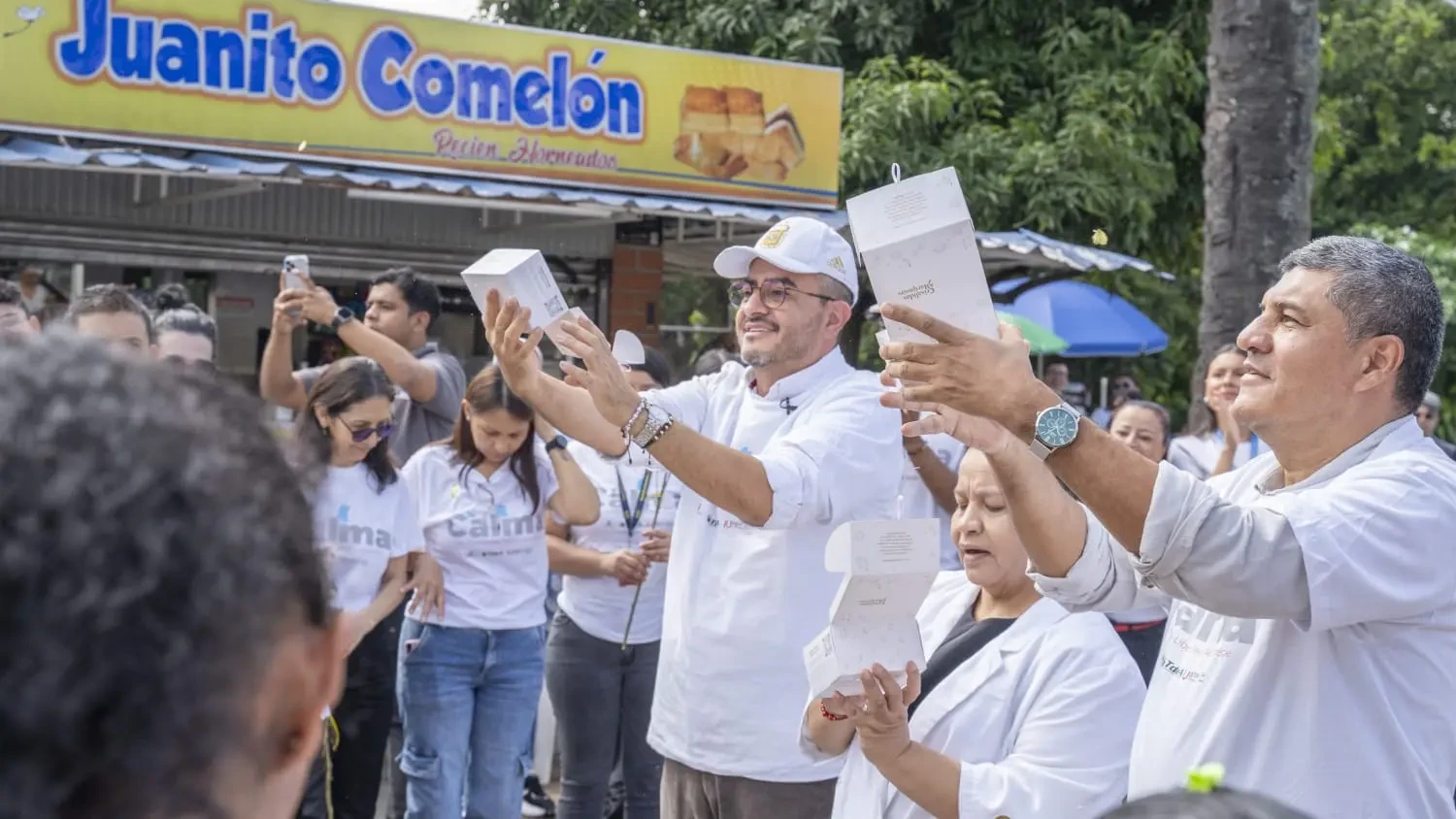 Rectores de las tres instituciones educativas reunidos el día del evento 'Calma que transforma' en el Politécnico Jaime Isaza Cadavid, en Antioquia